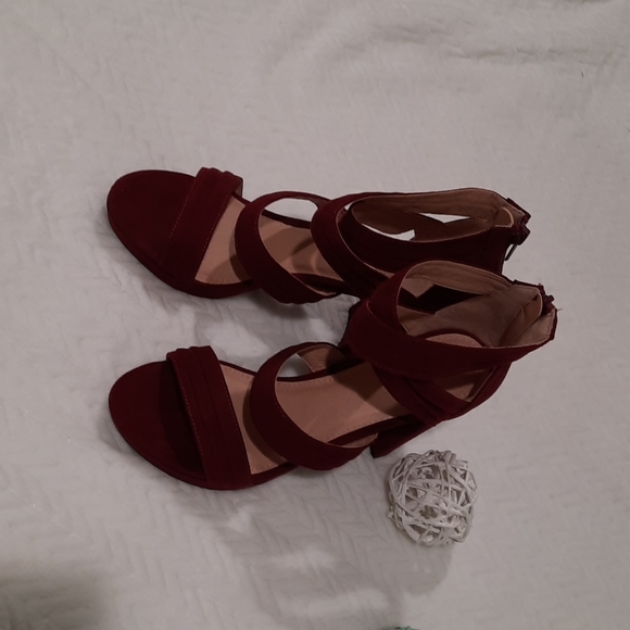 chunky heel sandals - Picture 2 of 5
